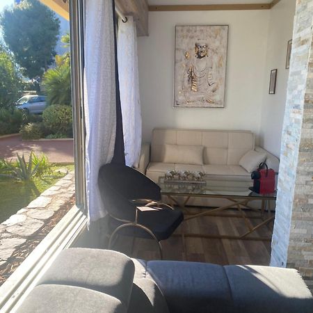 Appartement Confortable, Petite Vue Mer Et Piscine Каси Екстериор снимка